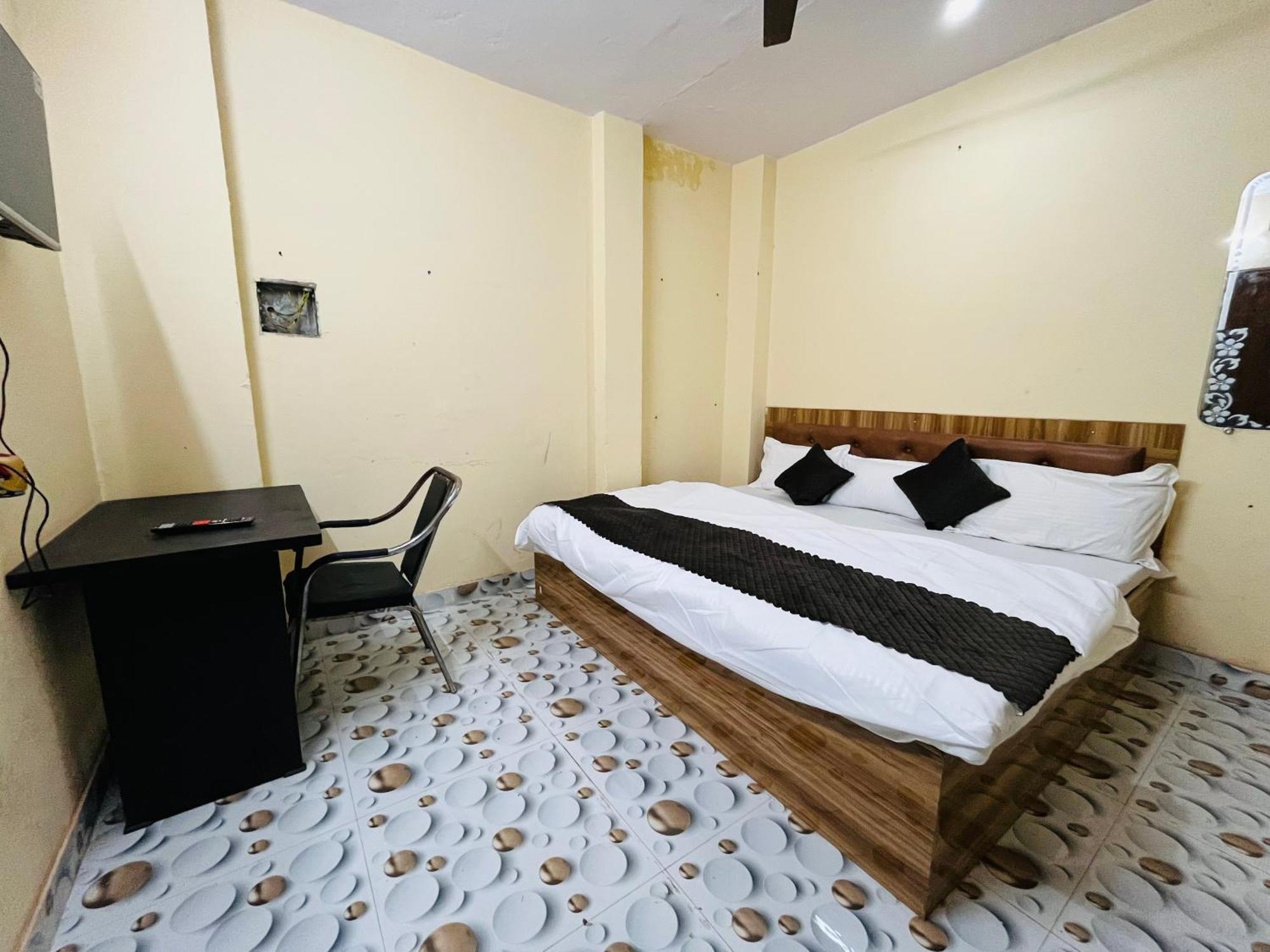 Krishna Homestay *