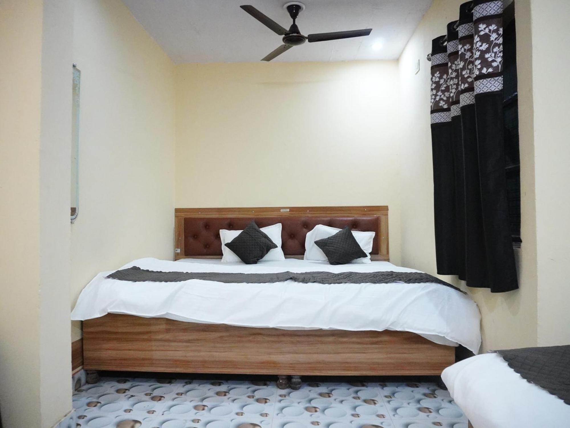 Krishna Homestay *